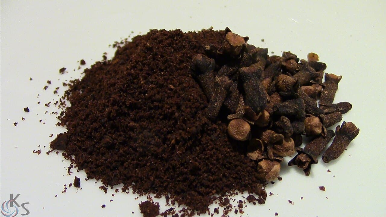 Clove powder